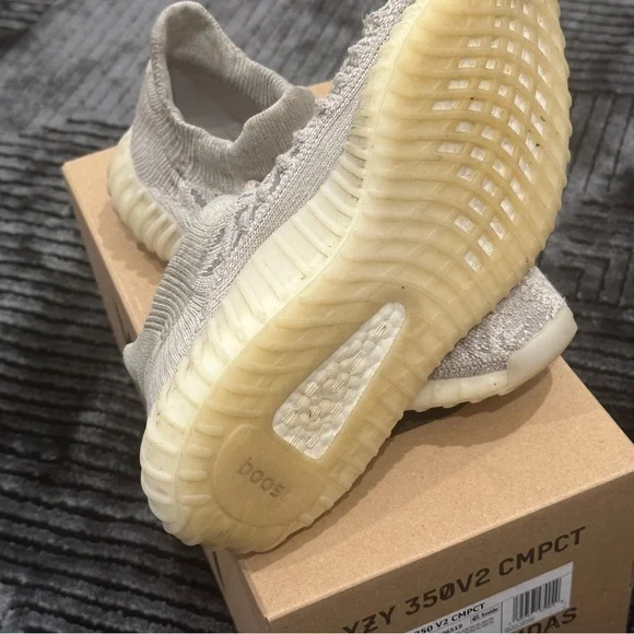 yzy 350v2 cmpct Yeezy sneakers - Picture 5 of 10